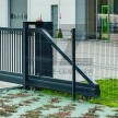 Zváraný plotový panel BRAVO 3D poplastovaný 2030 mm s vodorovným prelisom | antracitová šedá RAL 7016 | oko 50 × 200 mm | drôt 5,0 mm