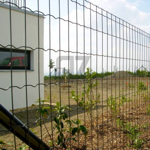 Zváraná plotová sieť PANTANET FAMILY poplastovaná 610 mm | antracit | oko 100 × 50 mm | drôt 2,5 mm