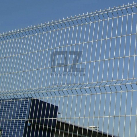 Zváraný plotový panel BRAVO 3D LIGHT pozinkovaný 2030 mm s vodorovným prelisom | oko 50 × 200 mm | drôt 4,0 mm